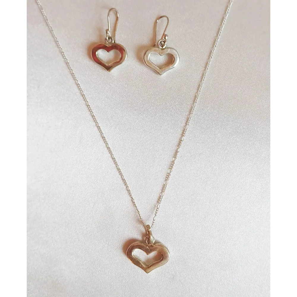 Pure Hearts Set of pendant and earrings