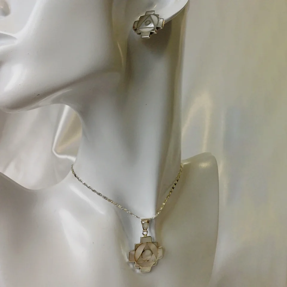 Mother of Pearl chakana set of earrings and pendant