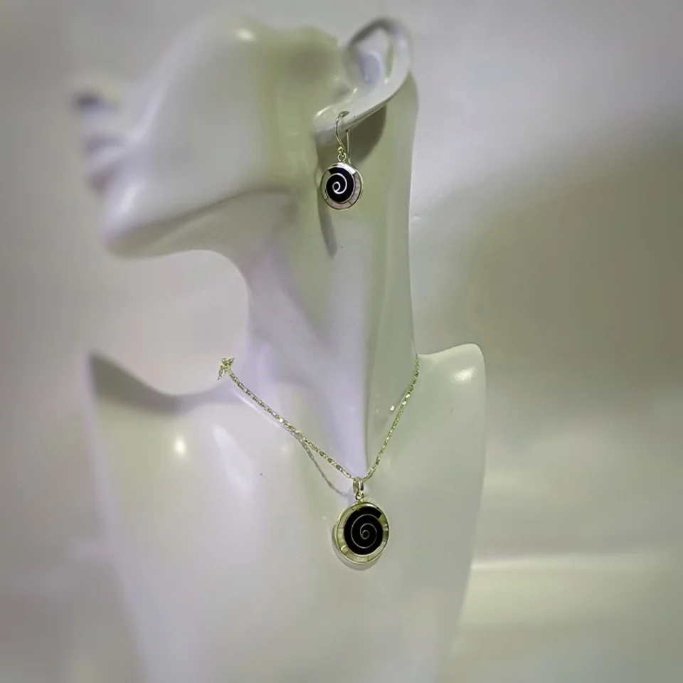 Spiral Mother Pearl & Onyx Earrings